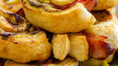 🍔🌬️ Air Fryer Magic: Cheesy Mini Burger Delights!🧀✨