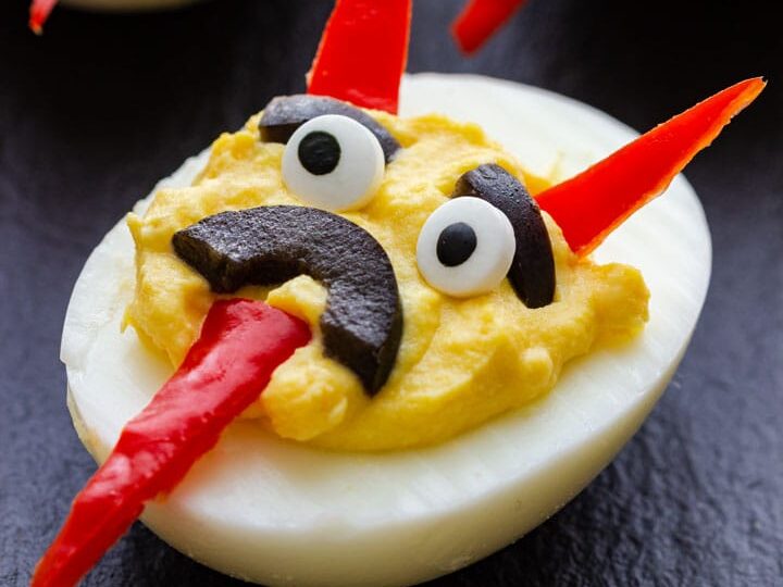 https://www.appetizeraddiction.com/wp-content/uploads/2020/09/halloween-devil-deviled-eggs-picture-720x540.jpg