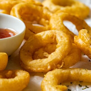 Crispy onion rings in a beer batter